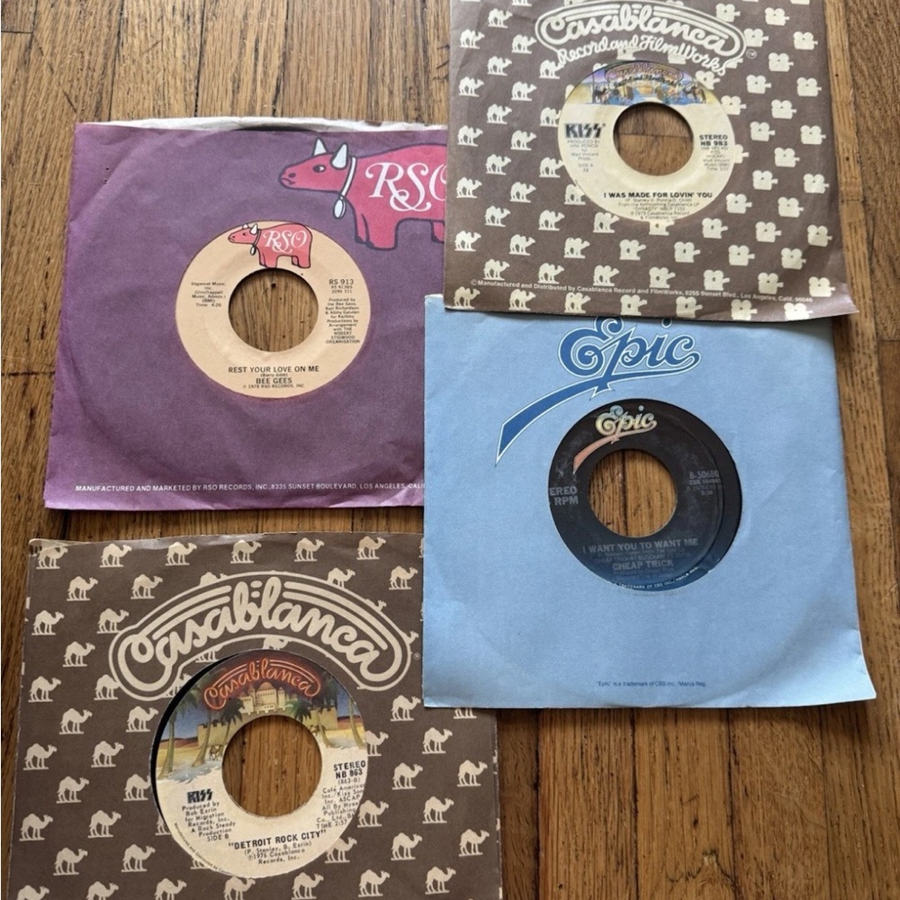 Lot Of 45 1970s 7” 45rpm Records with Case - Picture 2 of 11